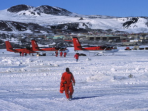 Twin Otter airplanes on the McMurdo airstrip