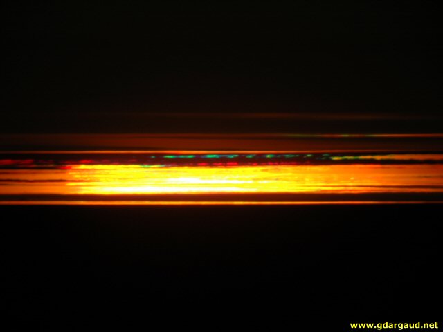 [GreenRay.jpg]
The infamous and elusive green flash of the sun seen on the high polar plateau of Antarctica.
