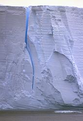 Ice089 - Layered iceberg