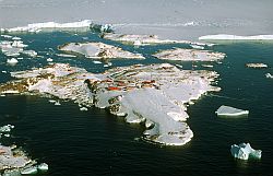 DdU_Air - Petrel Island and the French research station of Dumont d'Urville, Antarctica