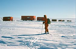 DdU_D10Winter - The vehicles of D10 in winter, Antarctica