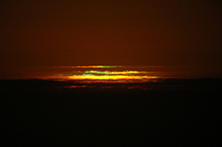 20050822-145757-SunGreenFlash - Green flash of the sun.