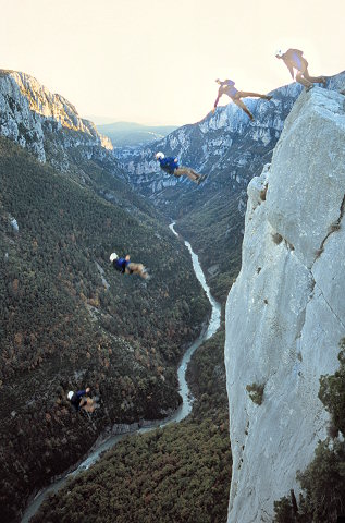 [BaseSequenceC.jpg]
Arnaud in a sequence showing a reverse jump.