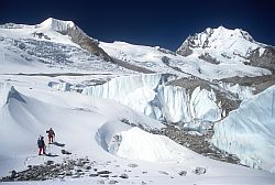 BetweenGlacier - Glacier near Cho-Oyu base camp, 2000