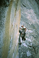 Moratorium - Guillaume on the dihedral of the Moratorium (5.11b). El Capitan, Yosemite, California, 2003
[ Click to go to the page where that image comes from ]