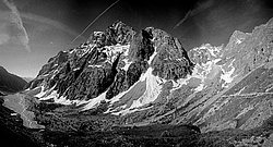 Pelvoux_Pano - Panorama of the Pelvoux, with Le Pré de Mme Carle in the lower left, Ecrins range, Oisans.
[ Click to go to the page where that image comes from ]