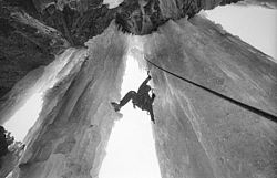 ViolinsTwoColumns5 - Ice climbing a well formed but still steep Viollins waterfall, Oisans.