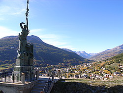 20061024-160358-BrianconStatue - Statue on the summit of the Briançon fortress.