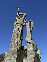 20061024-160833-BrianconStatue - Statue on the summit of the Briançon fortress.