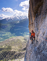 20070519-RankXeroxTraversePano_ - Easy traverse on Rank Xerox, just before reaching the great ledge.
[ Click to go to the page where that image comes from ]
