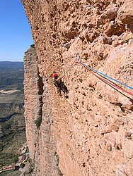 20071101-121808_RiglosZulu - Climbing the overhanging Zulu at Riglos.