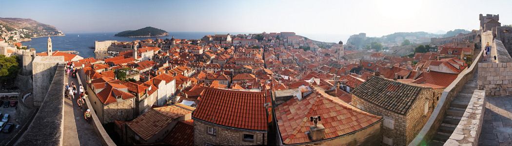 [20070829_174842_DubroTowerPano__.jpg]
Panorama enclosing most of old town seen from the highest part of the fortress.