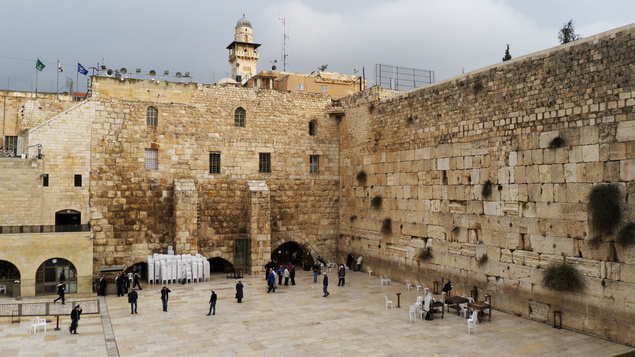 [20111117_081118_WailingWall.jpg]
The wailing wall.